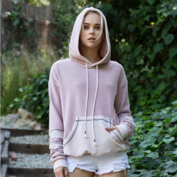 POL Short Sleeve Hoodie Top with Lace Detail